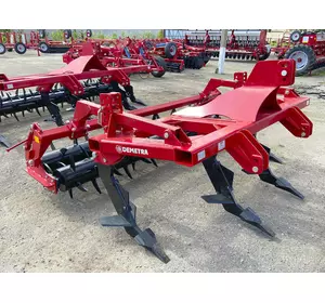 Глибокорозпушувач ГРД-4 Деметра (2600) відстань між стійками 75 см. Глибокорозпушувач ГРД-4 Деметра (2600) відстань між стійками 75 см.